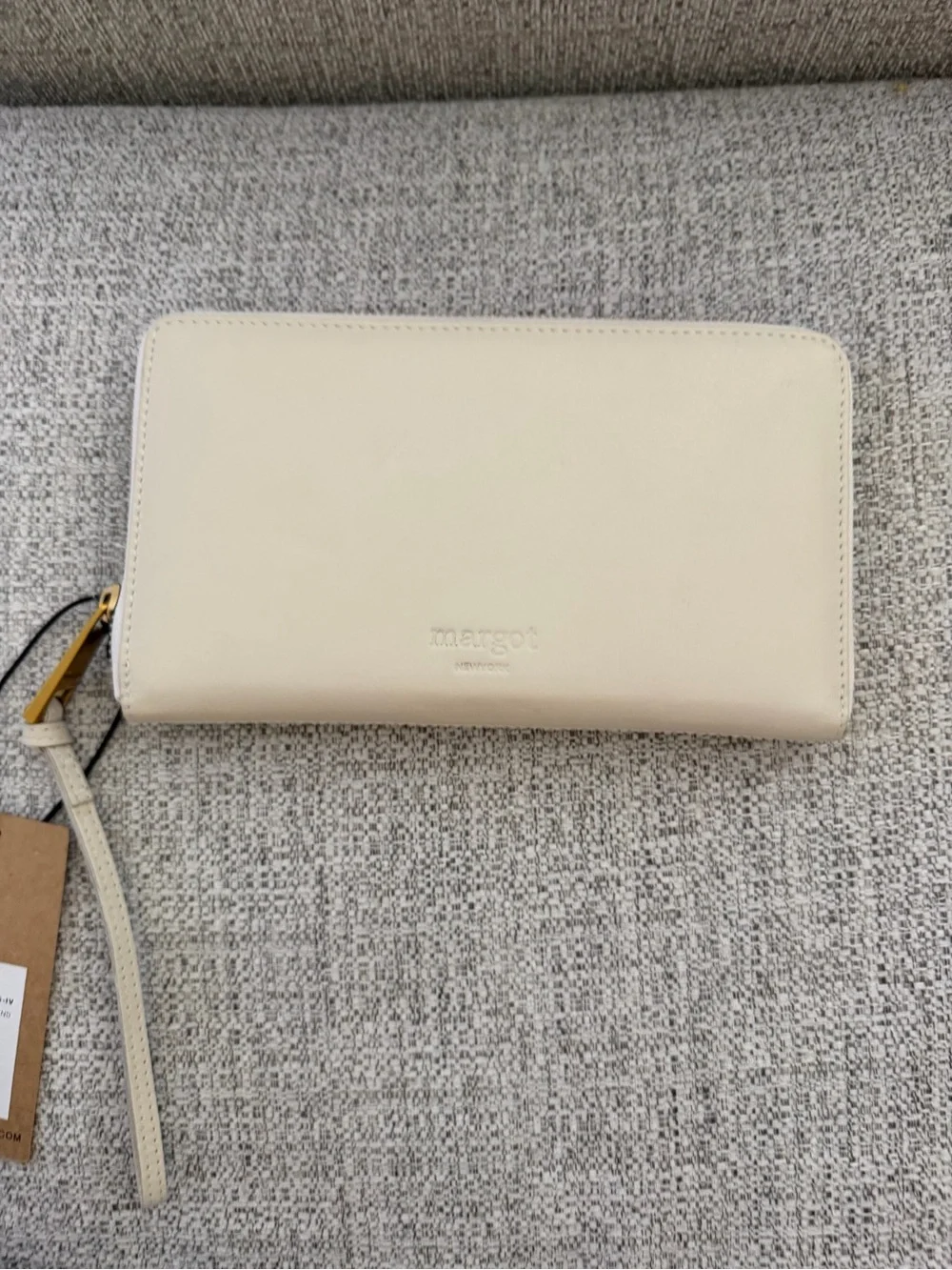 NWT margot Benita zip around large Cream Leather Zip Wallet